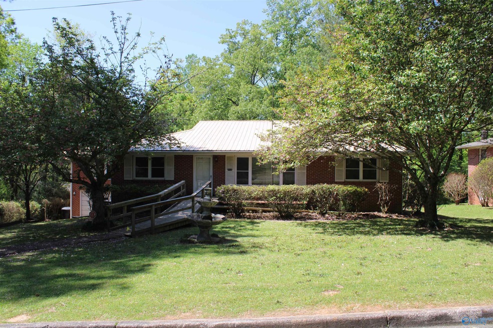 313 Riley Cir, Gadsden, AL 35901 - photo 1