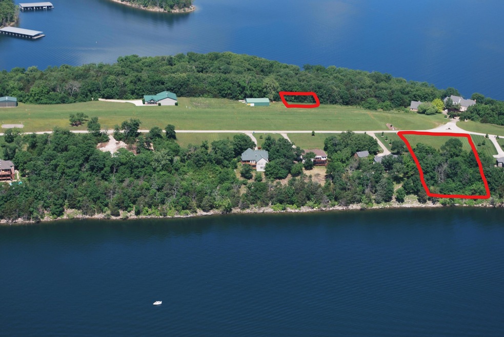 Residential lot/hangar lot