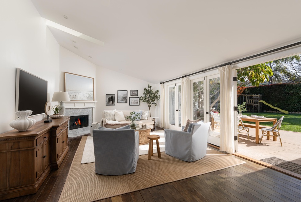 Sold $3,018,000 • Co-Listing Agent