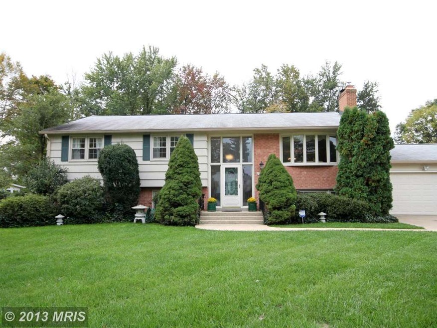 10711 Ames St, Fairfax, VA 22032 - photo 1