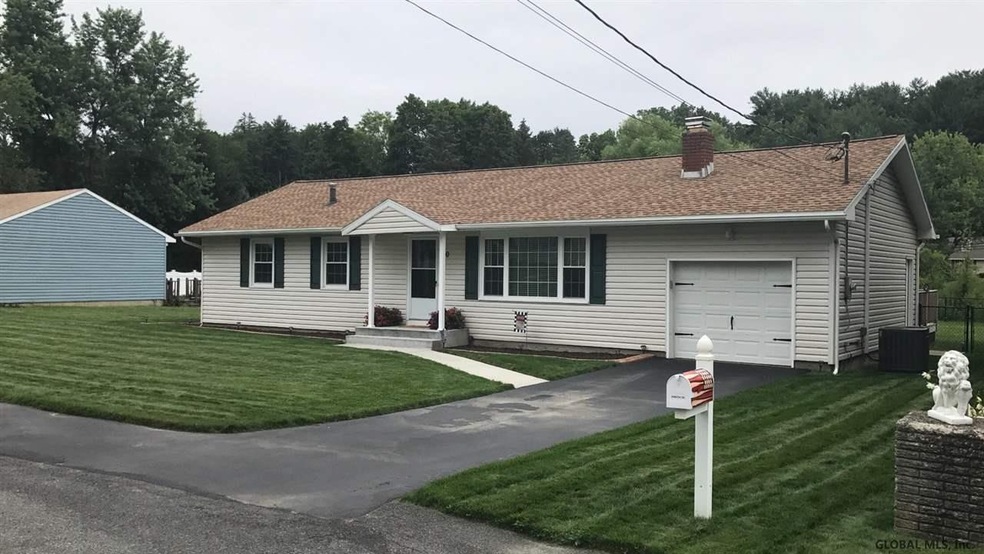 10 Meadowlark Ln, Wynantskill, NY 12198 - photo 1