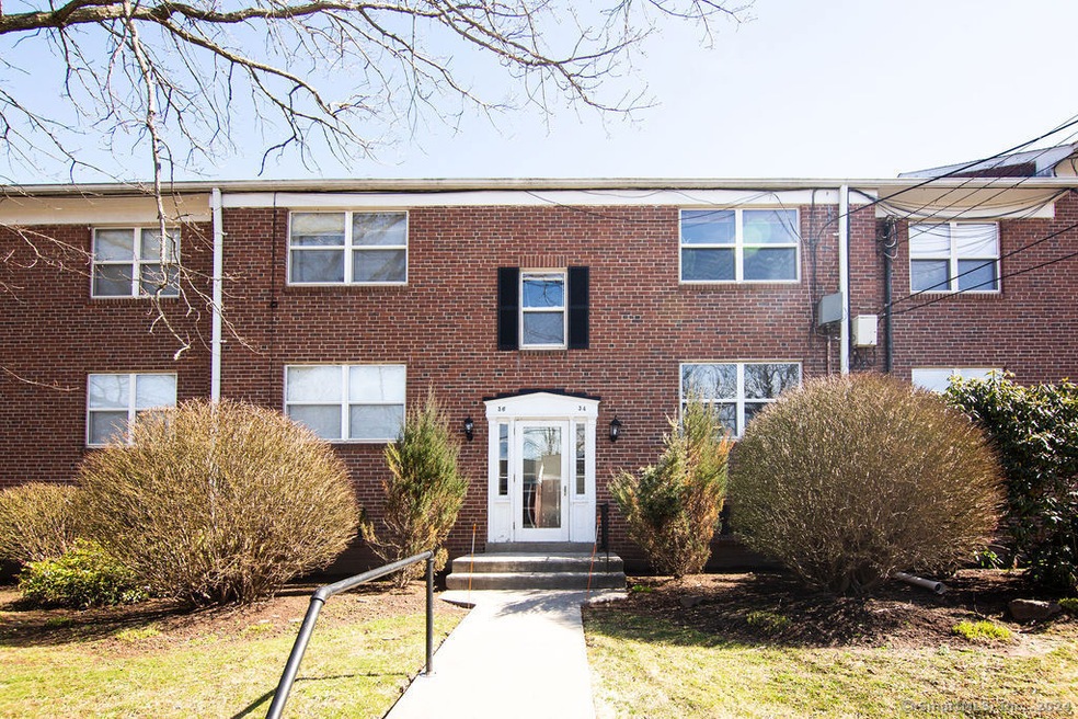 34 Arnold Way unit 34, West Hartford, CT 06119 - photo 1