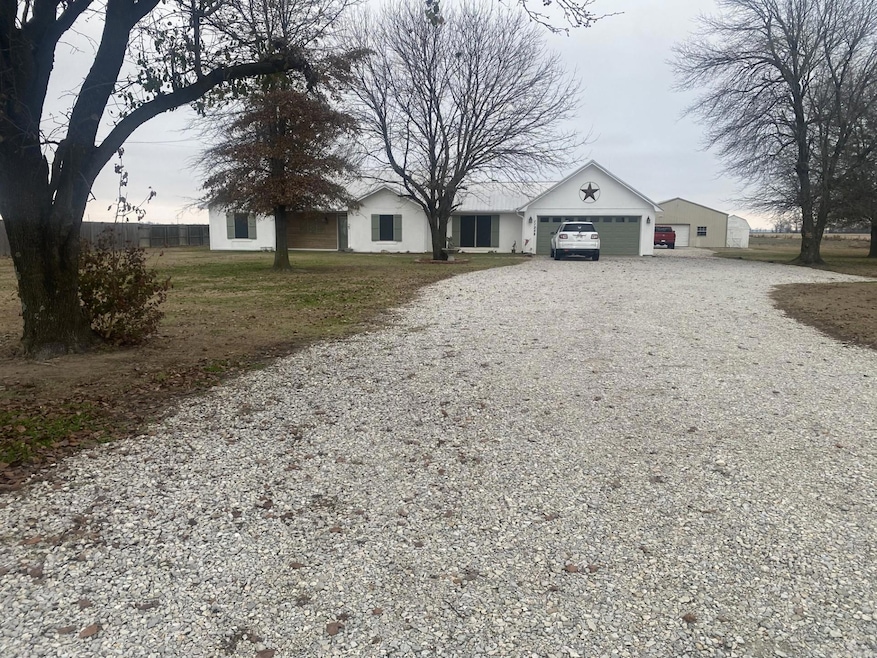 11258 Maple Grove Ln, Trumann, AR 72472 - photo 1