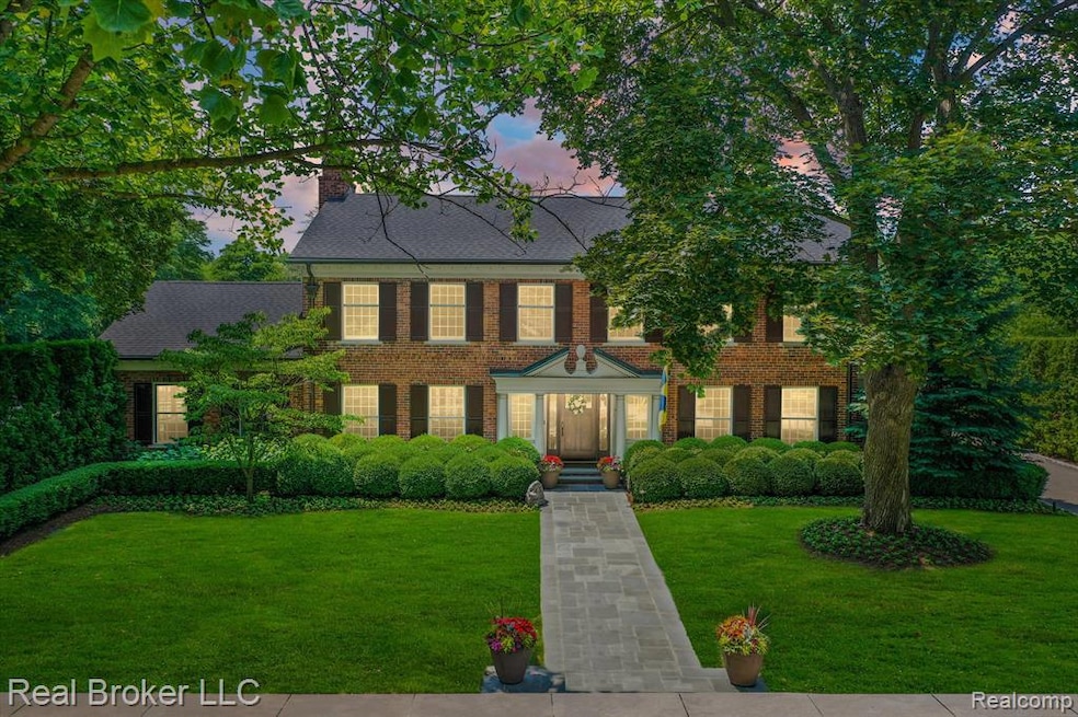 Welcome home to 545 Suffield Ave