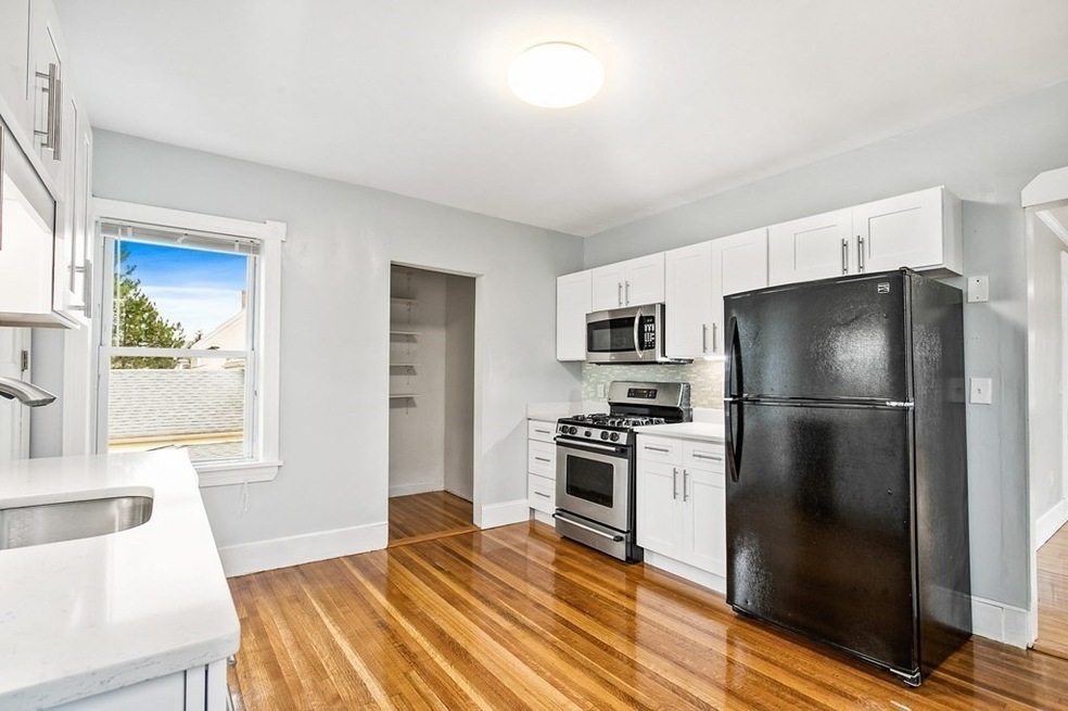 21 Berry St unit 2, Danvers, MA 01923 - photo 1