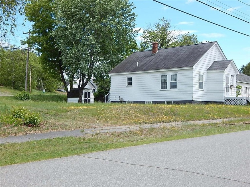 Maine Country Home for Sale in...