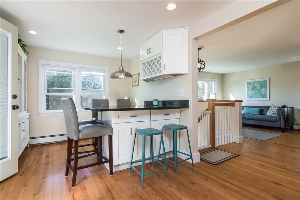 62 Fenner Ave, Middletown, RI 02842 - photo 1