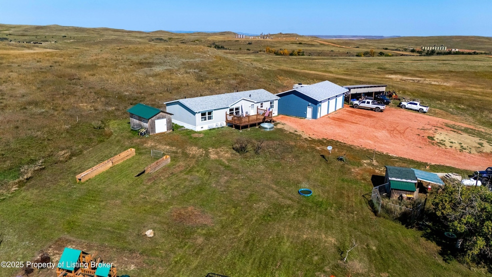 11349 15th St SW, Manning, ND 58642 - photo 1