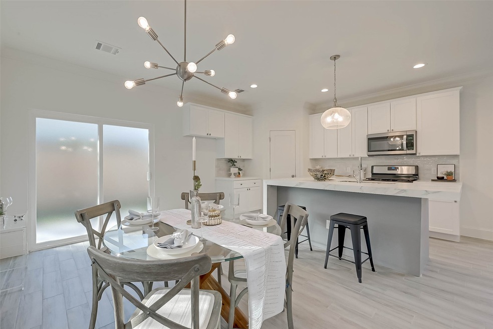 5032 Golden Forest Dr, Houston, TX 77091 - photo 1