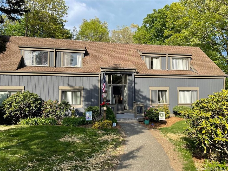 527 Heritage Village unit D, Southbury, CT 06488 - photo 1