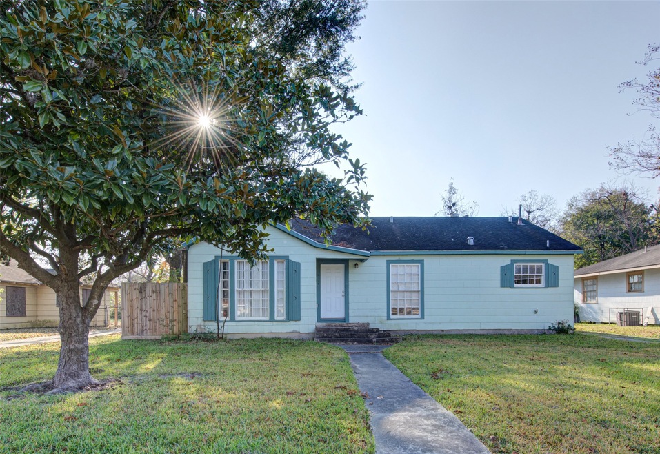 4914 Winnetka St, Houston, TX 77021 - photo 1