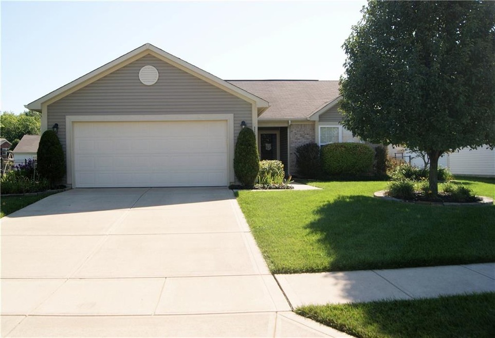 1192 Dark Star Ct, Whiteland, IN 46184 - photo 1