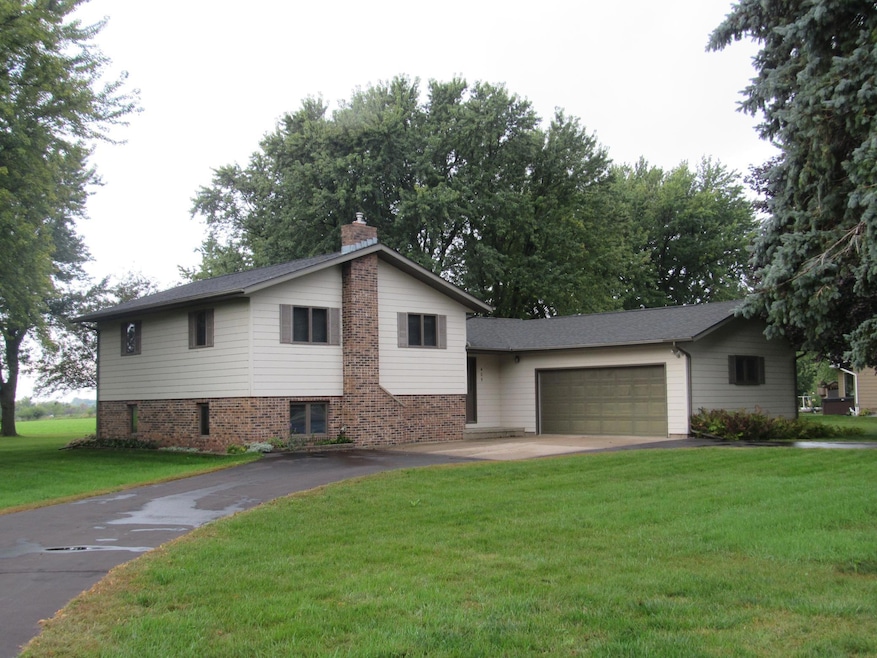 405 8th St SE, Fulda, MN 56131 - photo 1