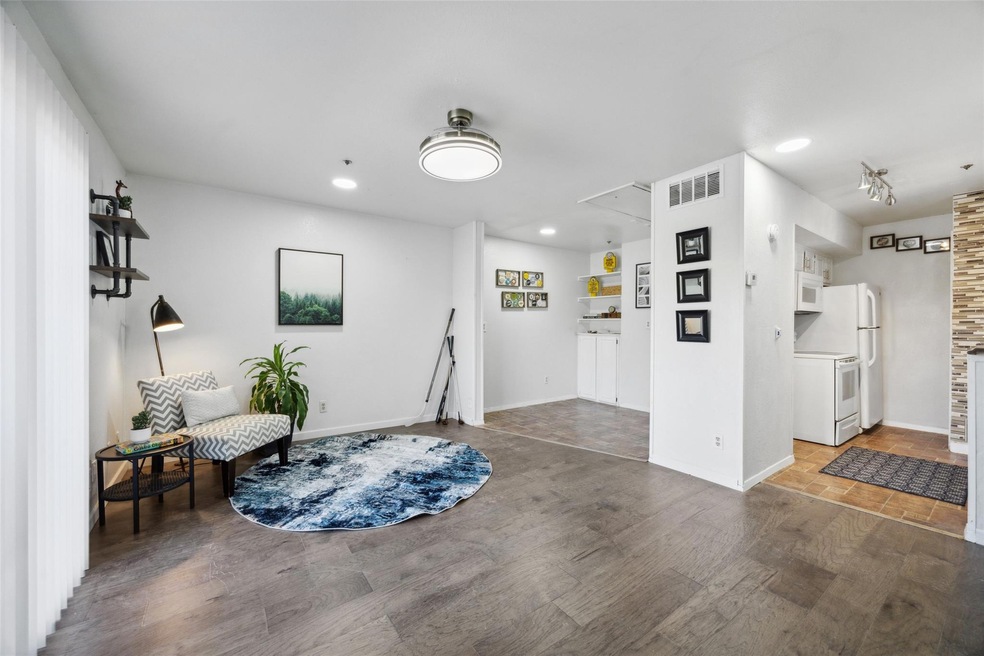 Open Vibe Den Living