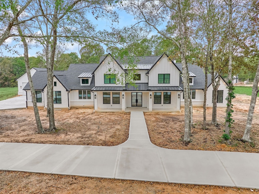 18332 Woodstream Crossing Rd, Montgomery, TX 77316 - photo 1