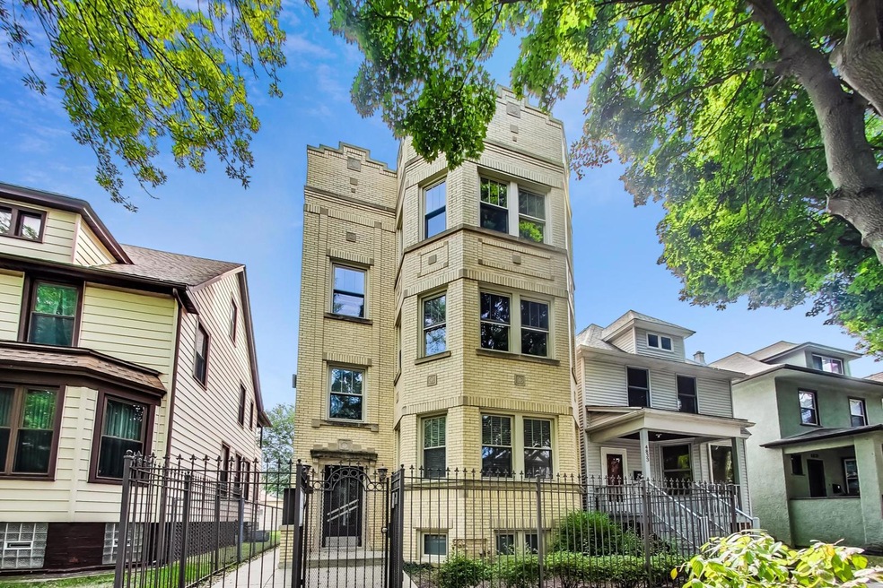 4835 N Leavitt St unit 2, Chicago, IL 60625 - photo 1