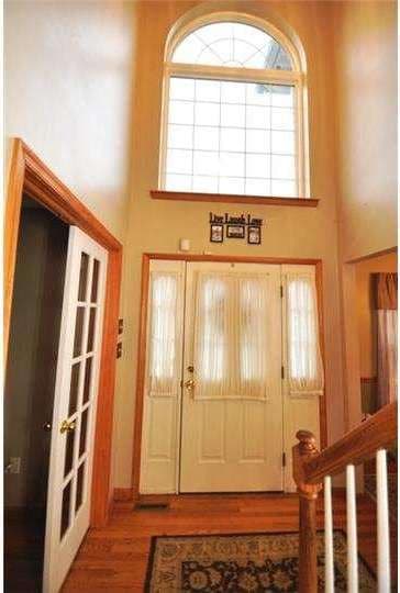 299 S Laurel Dr, Wind Gap, PA 18091 - photo 1