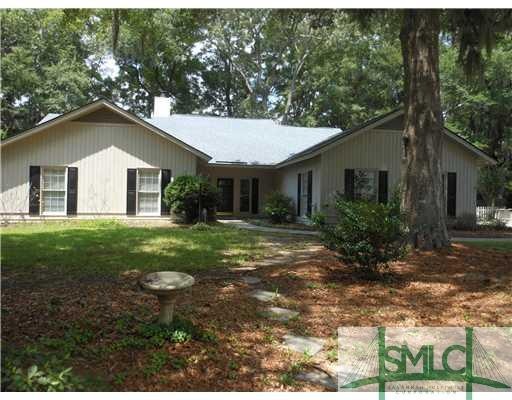 Exterior Front. Fabulous Coffee Bluff Plantation. 