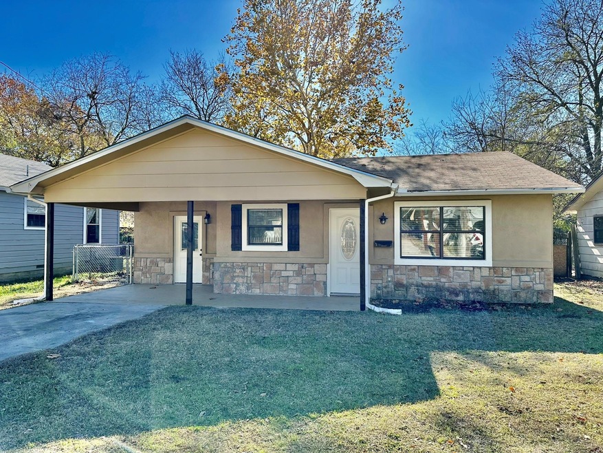 1512 E Tennie St, Gainesville, TX 76240 - photo 1