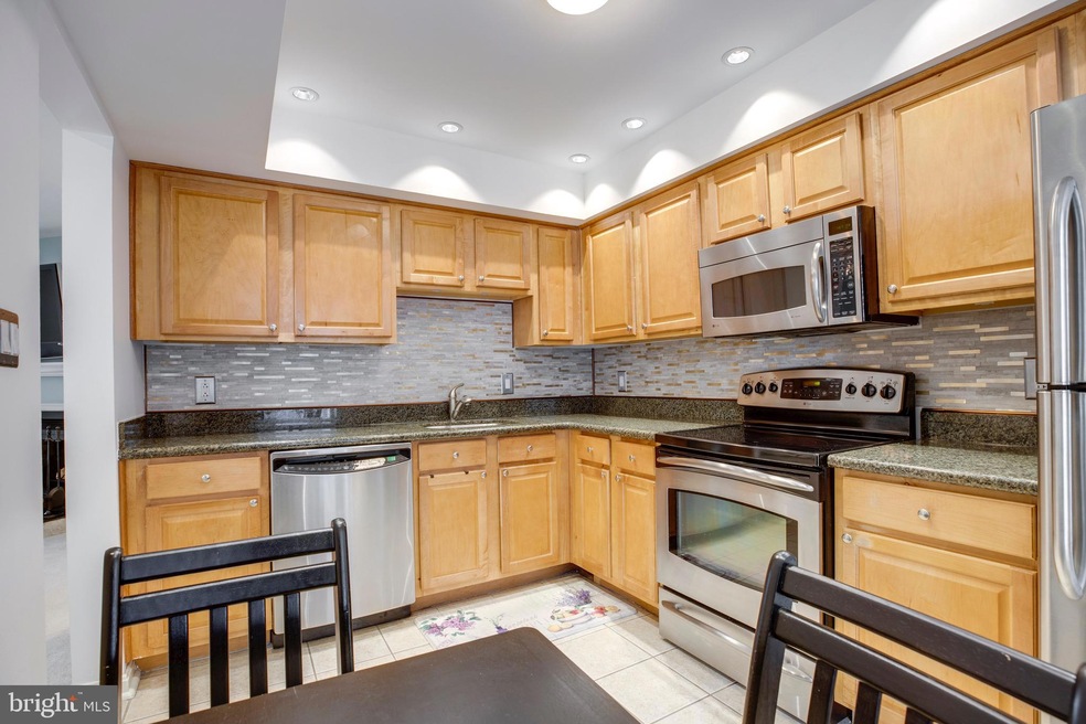 The Four Winds at Oakton unit C5, Oakton, VA 22124 - photo 1