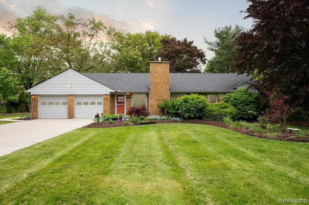 1220 Minglewood Way, Ann Arbor, MI 48103 - photo 1