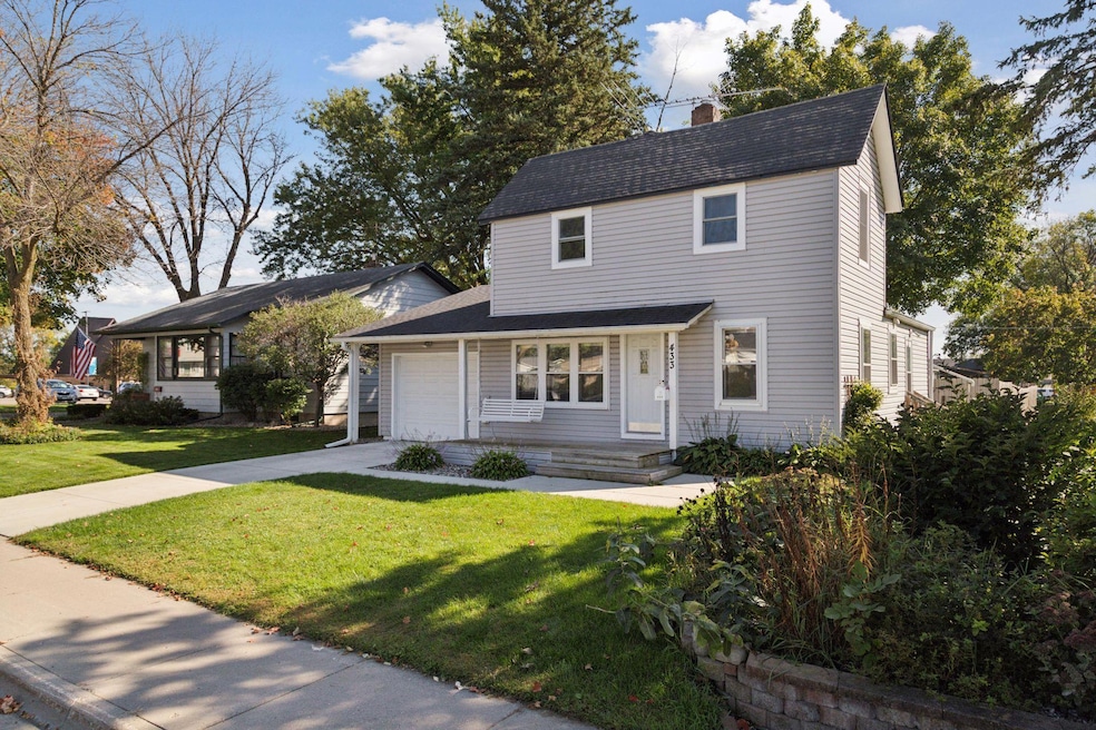 Nice home on a nice street - easy walk to everything downtown Waconia.