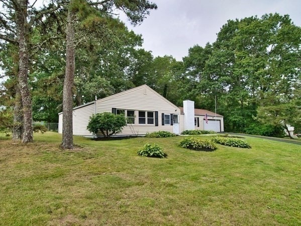 414 Gulf Rd W, South Dartmouth, MA 02748 - photo 1