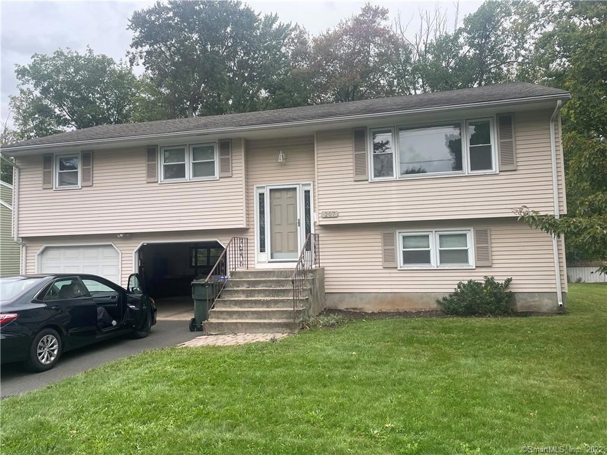 207 Kimberley Rd, Newington, CT 06111 - photo 1