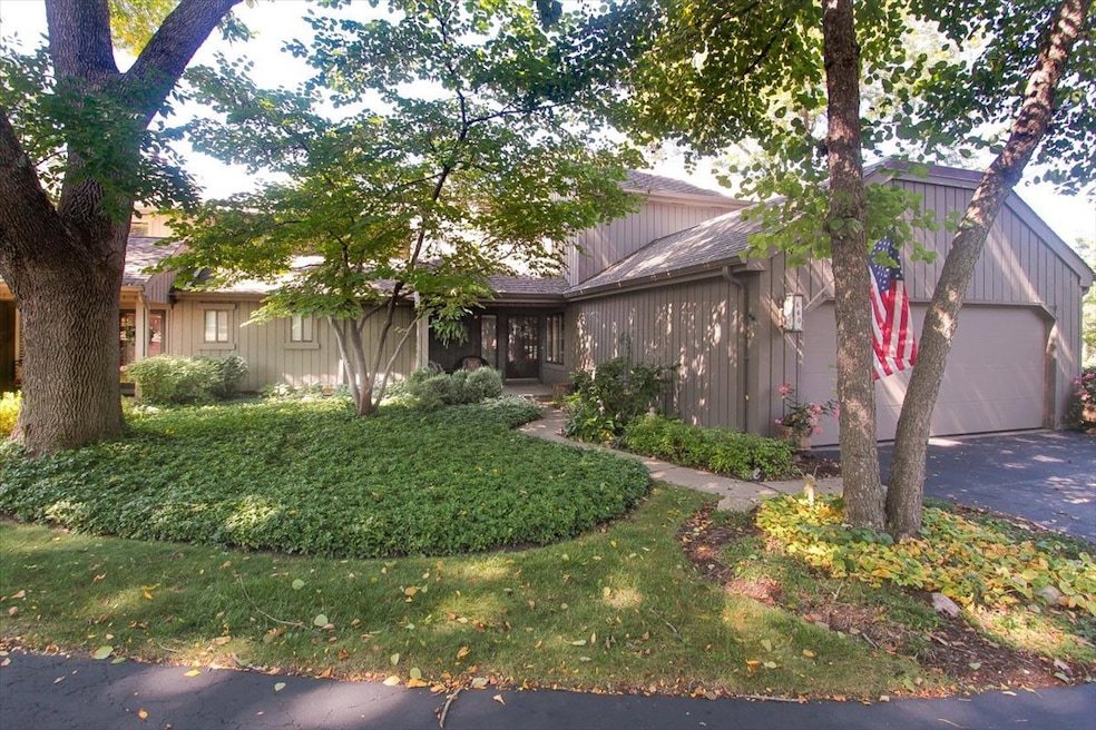 660 Old Barn Rd unit F-24, Lake Barrington, IL 60010 - photo 1