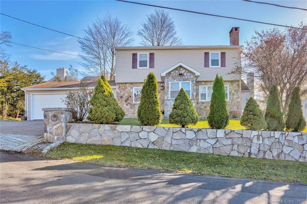 17 Barrington Ln, Waterbury, CT 06708 - photo 1