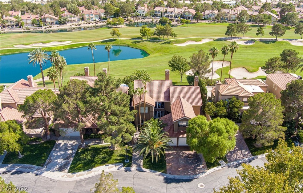 8351 Plum Creek Ct, Las Vegas, NV 89113 - photo 1