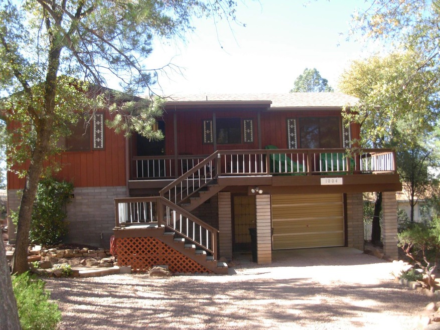 1004 N Geneva Circle 001