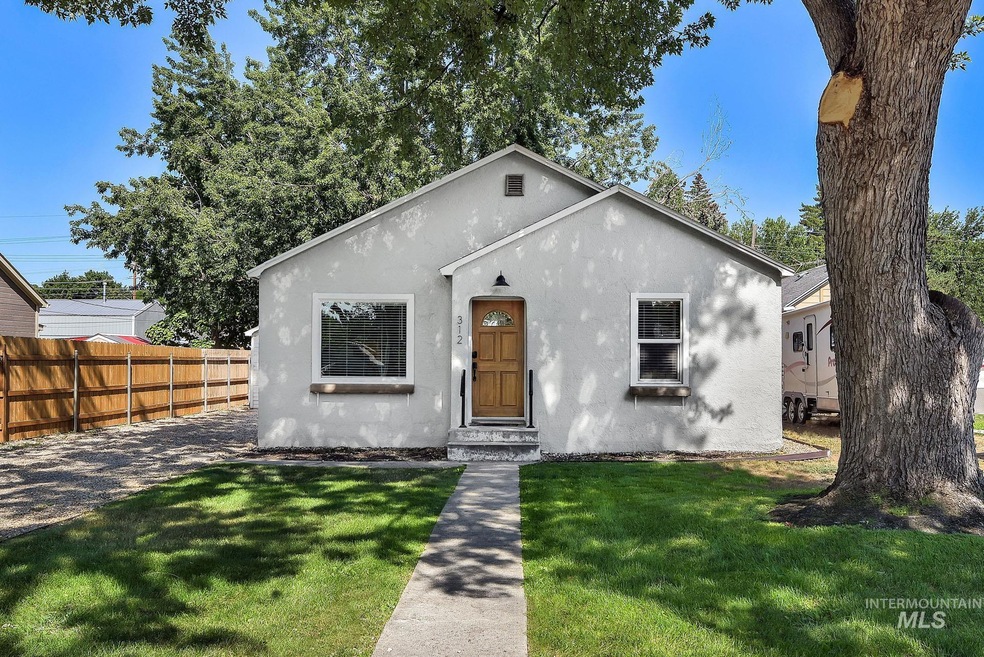312 Almond St, Nampa, ID 83686 - photo 1