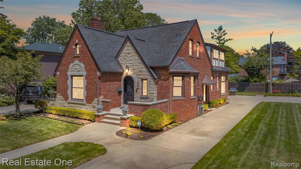 Sold $880,000 • Co-Listing Agent