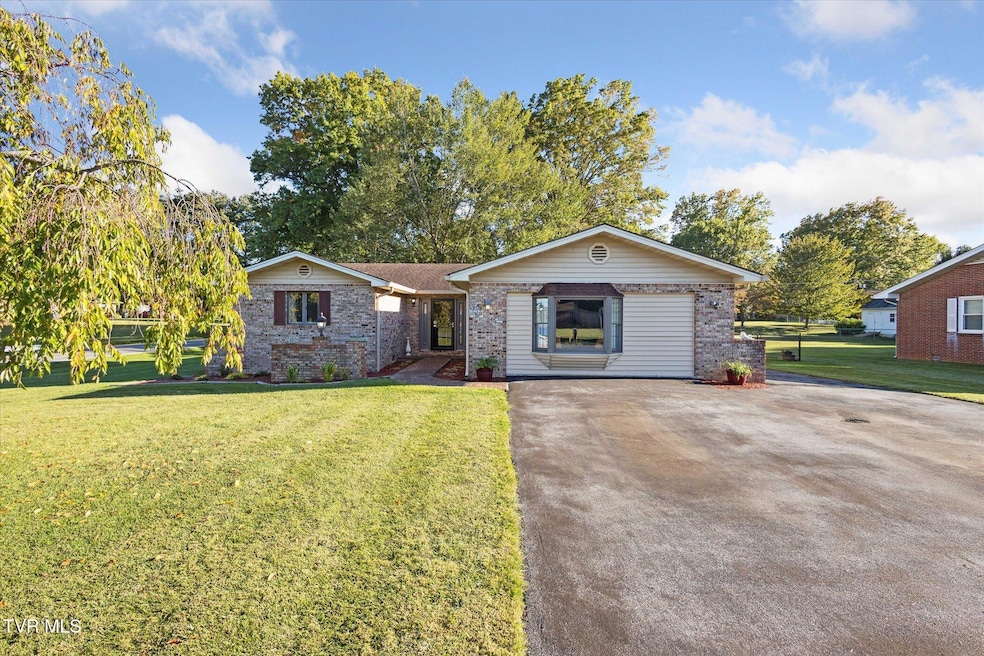 876 Edgemont North St NE, Abingdon, VA 24210 - photo 1