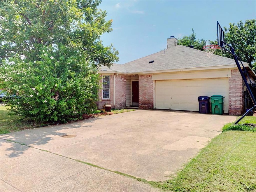 2404 Wildwood Ln, Denton, TX 76210 - photo 1