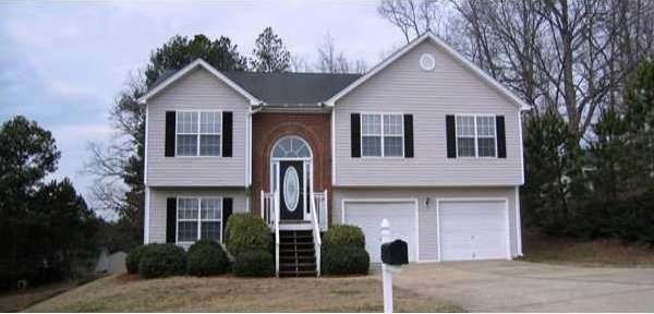 Exterior Front. Large 4 bedroom 3 bath home in mov
