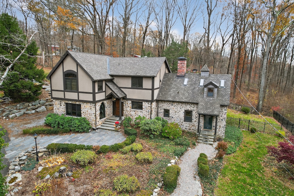 54 Gaylord Mountain Rd, Bethany, CT 06524 - photo 1