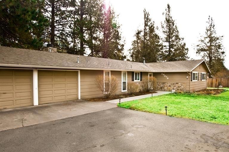 20379 Illahee Dr, Bend, OR 97702 - photo 1