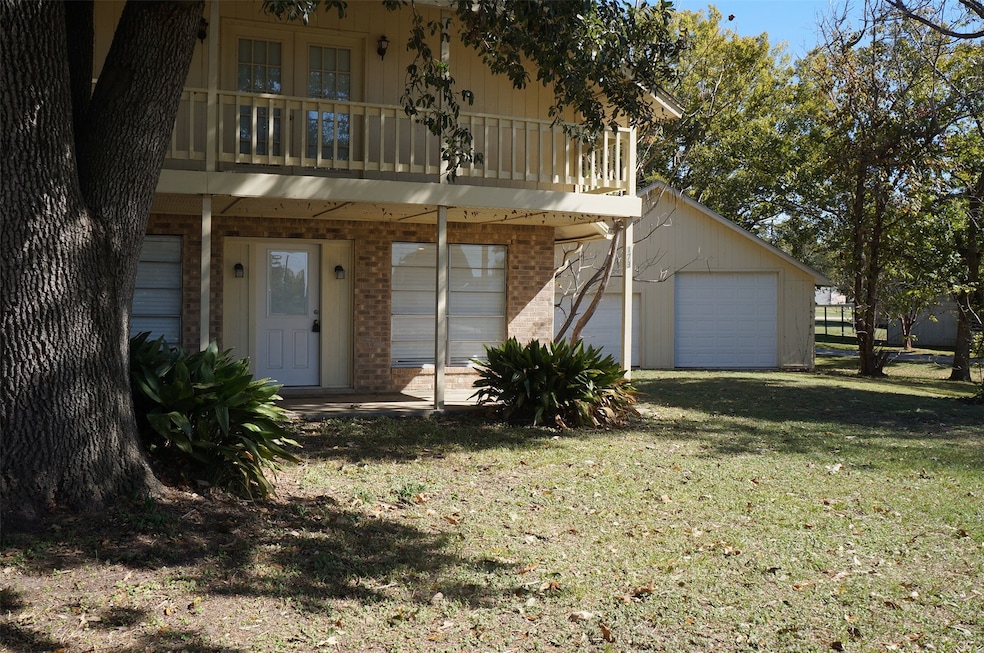 173 Lazy Water Dr, Livingston, TX 77351 - photo 1