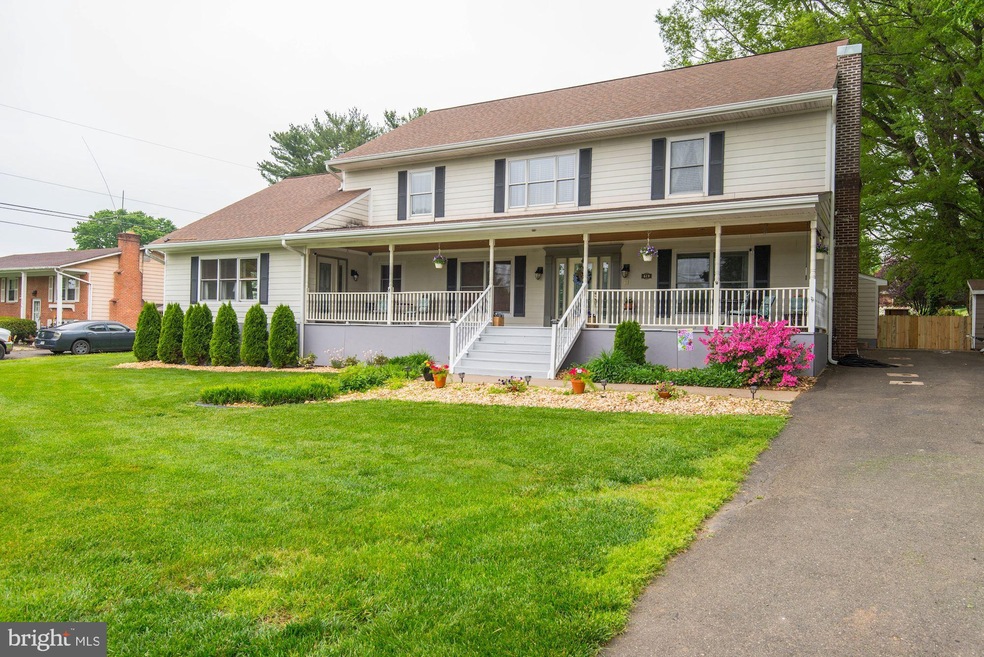 619 Gold Cup Dr, Warrenton, VA 20186 - photo 1