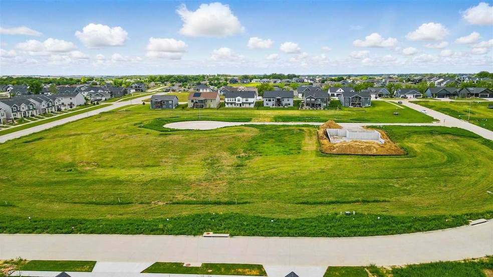 635 Rock Ridge Rd, Tiffin, IA 52340 - photo 1