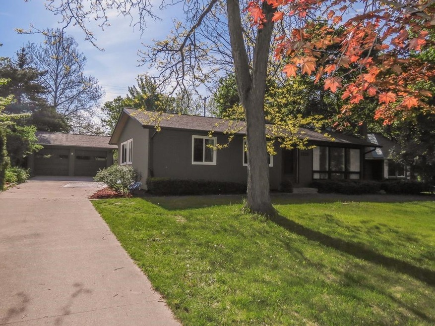 1526 Newport Rd, Ann Arbor, MI 48103 - photo 1