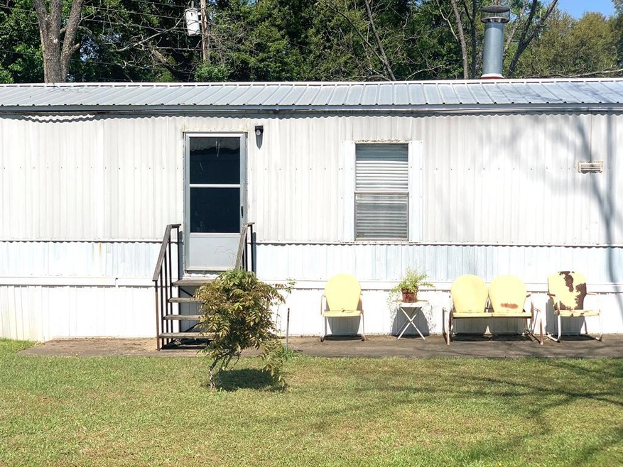 3205 Sylvester Rd, Albany, GA 31705 - photo 1