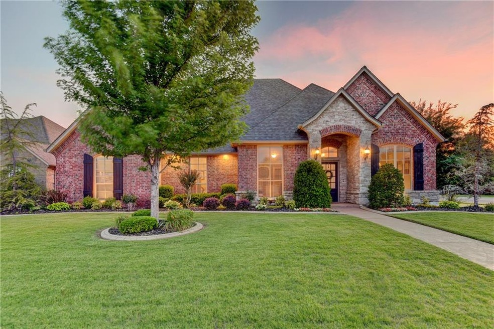 19829 Crest Ridge Dr, Edmond, OK 73012 - photo 1