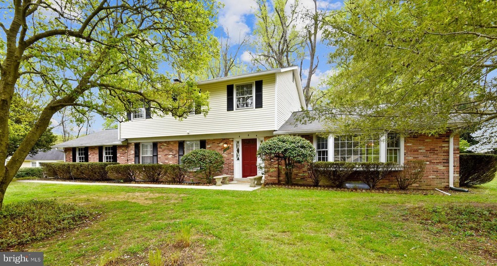 7712 Groton Rd, Bethesda, MD 20817 - photo 1