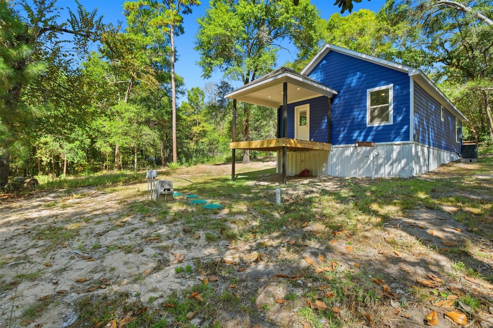 154 Lakeview Dr, Livingston, TX 77351 - photo 1