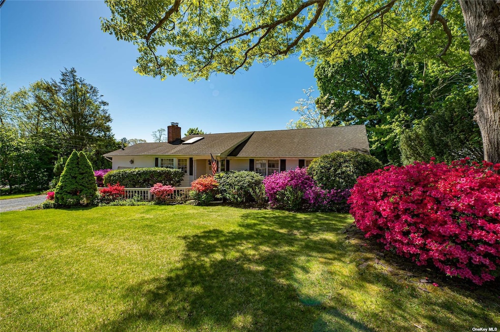 31 Maryland St, Dix Hills, NY 11746 - photo 1