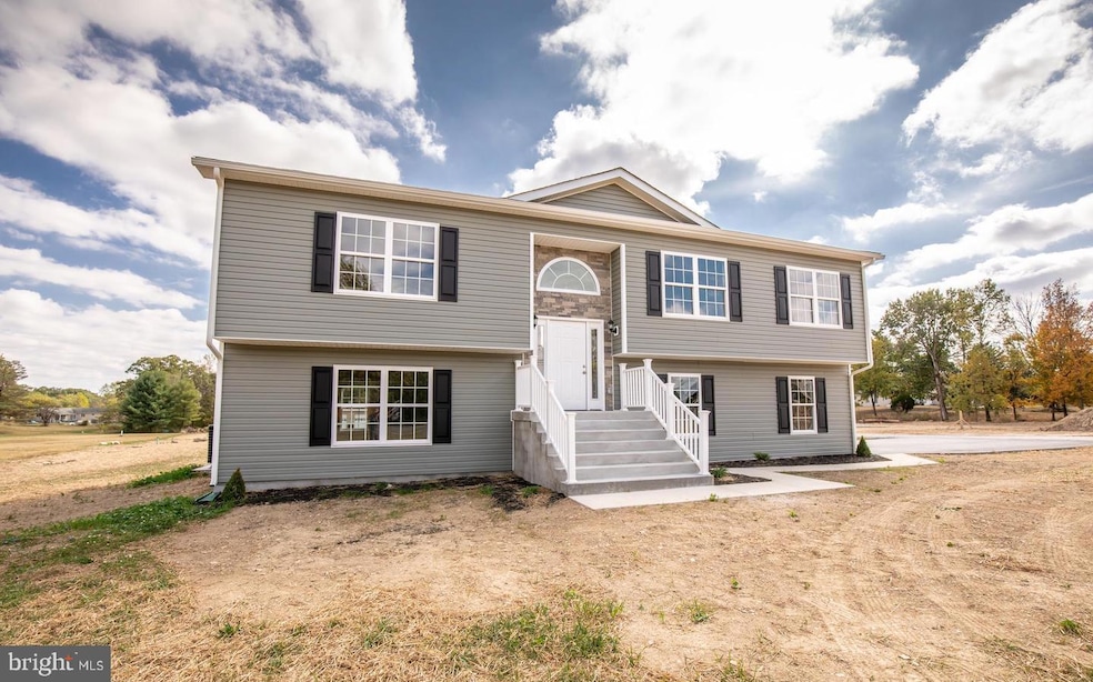 1875 Giles Mill Rd, Bunker Hill, WV 25413 - photo 1