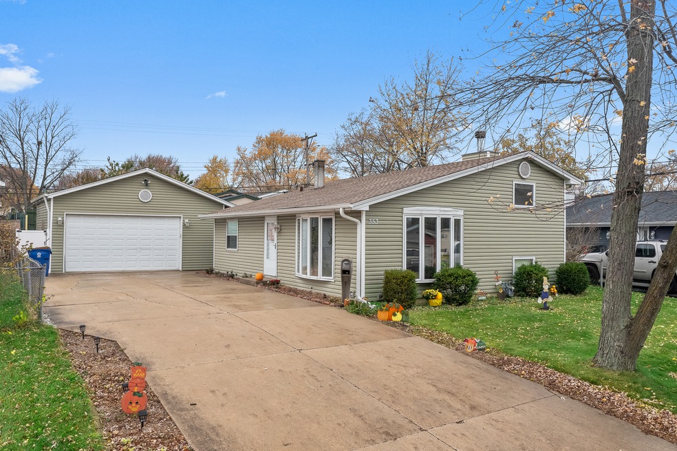 353 Delaware St, Carpentersville, IL 60110 - photo 1